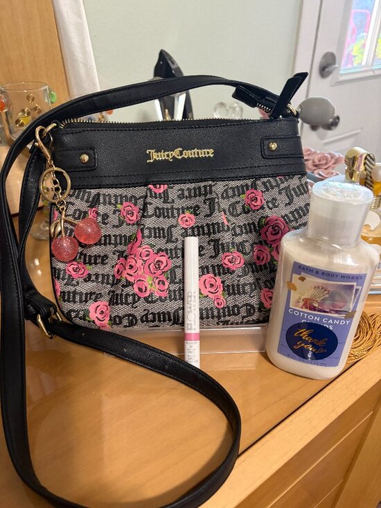Juicy Couture Handbags - JUICY COUTURE NWOT CROSSBODY BUNDLE